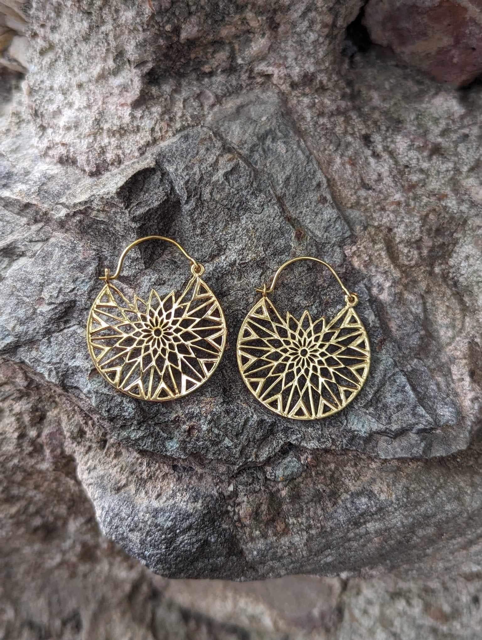 EARRINGS 240