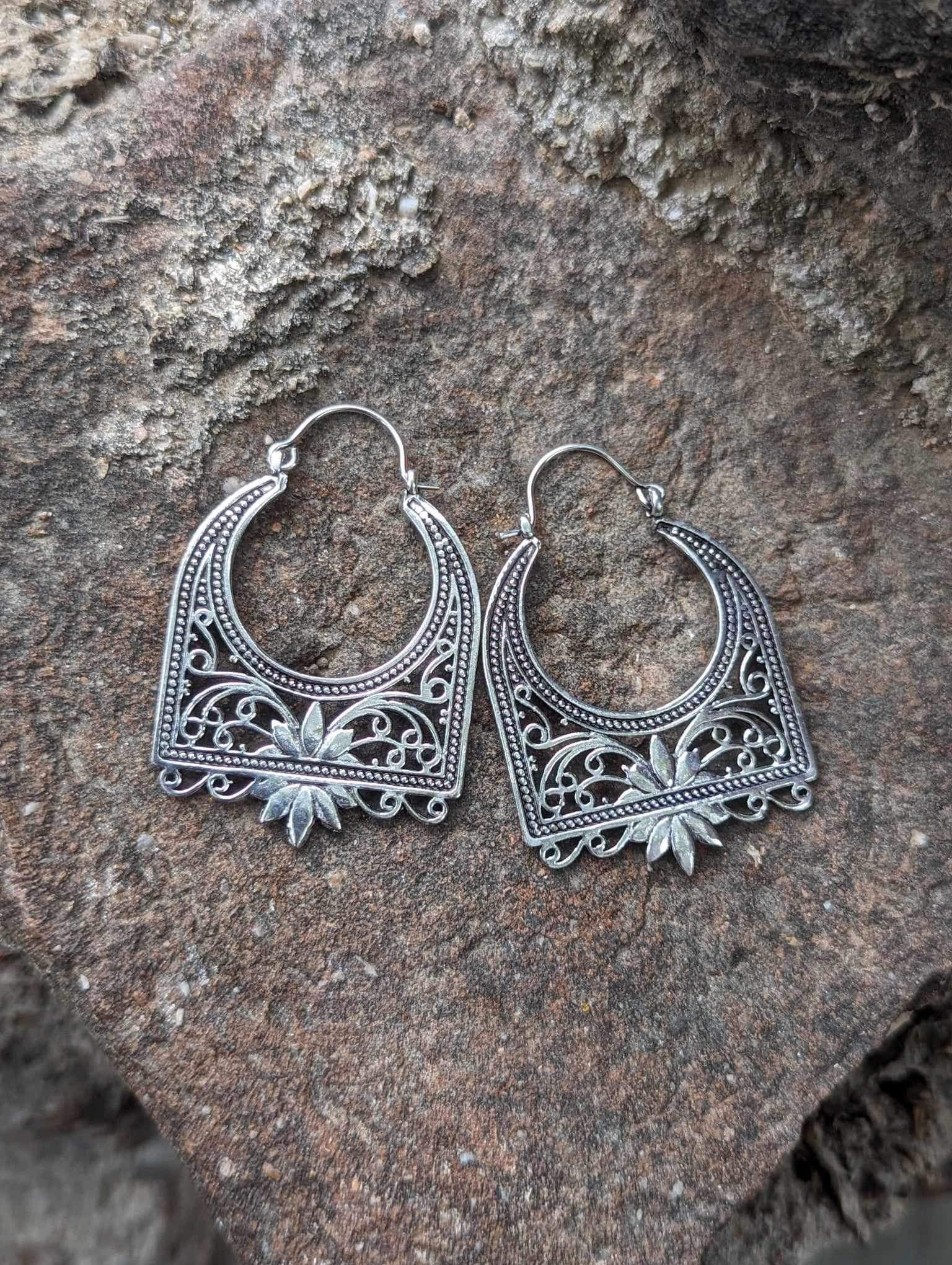 EARRINGS 241